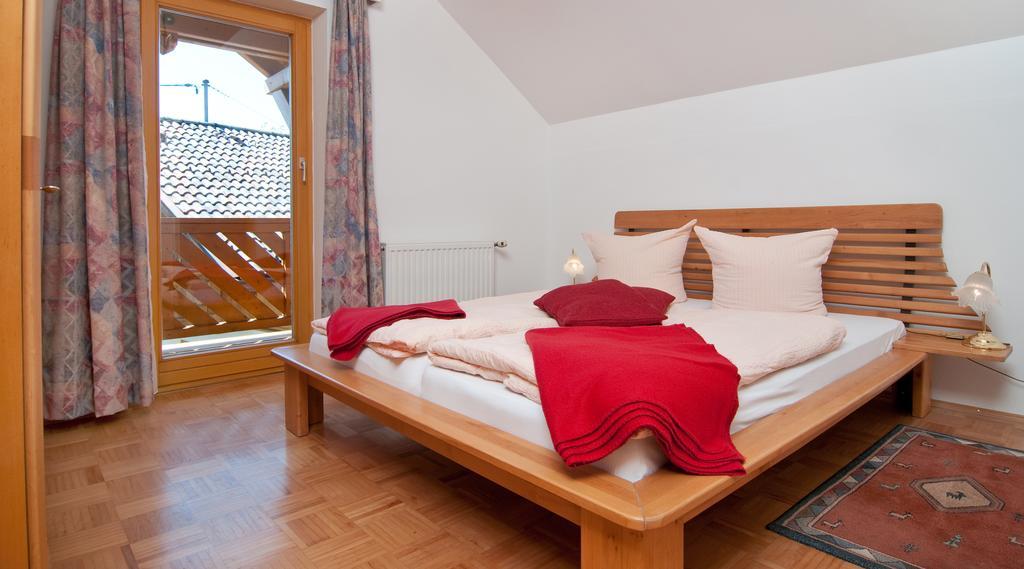 Gaestehaus Lutschounig Faak am See Exterior photo